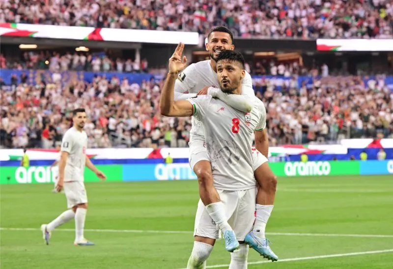 Iran và New Zealand rượt đuổi tỷ số đầy cảm xúc tại Mỹ